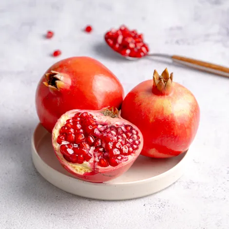 Pomegranate - Net Qty: 4 pcs