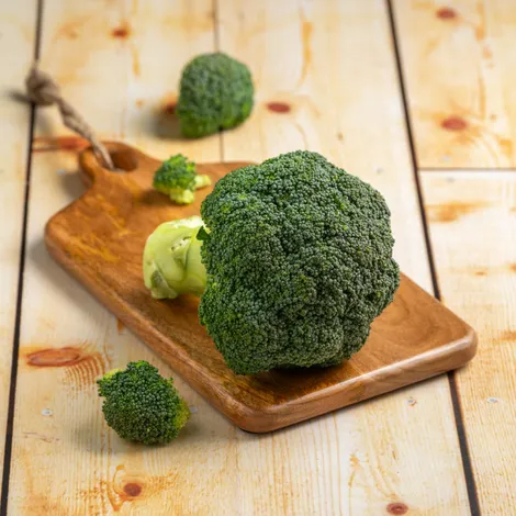 Broccoli - Net Qty: 1 pc